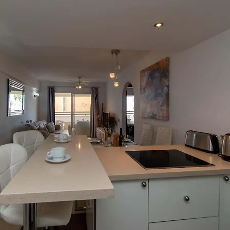 Santa Maria 105 - Two Bed With Sea Views *